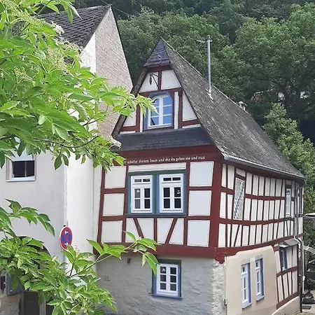 Geschichte Trifft Moderne - Fachwerkhaus بيت للعطل باشاراش